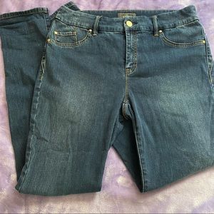So Slimming Chico’s Size 0 (4) Girlfriend Jeans
